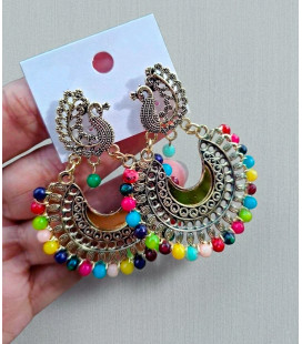 Pendientes de estilo hindú con cuentas multicolores