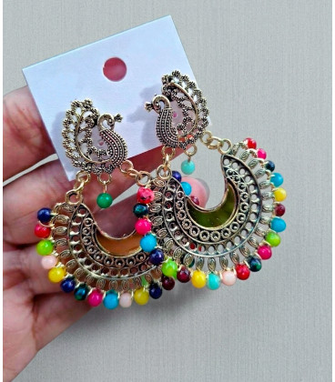 Pendientes de estilo hindú con cuentas multicolores