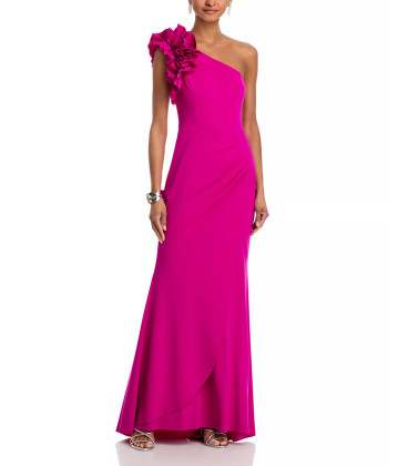 Vestido un hombro con volantes