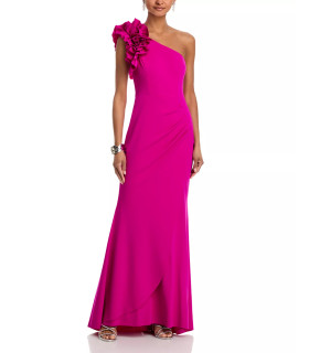 Vestido un hombro con volantes