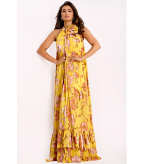 Vestido con escote halter y flor en 3D