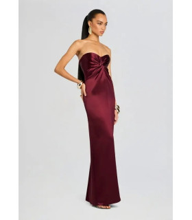 Vestido sin tirantes con nudo en el busto