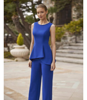 Crepe set with asymmetrical sleeveless blouse and jacket