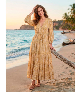 Vestido de estilo bohemio con volantes escalonados