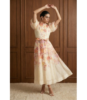 Vestido con mangas abullonadas y estampado floral