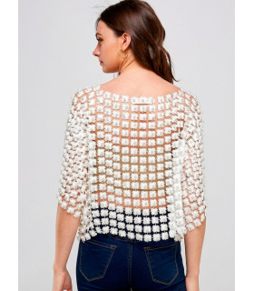 Blusa calada con apliques florales en 3D y perlas