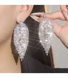 Pendientes colgantes brillantes con forma de hoja