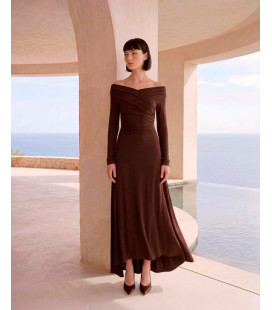 Vestido con escote cruzado y falda con picos