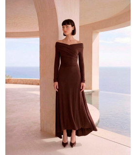 Vestido con escote cruzado y falda con picos