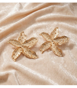 Pendientes con forma de flor o estrella de mar con acabado corrugado