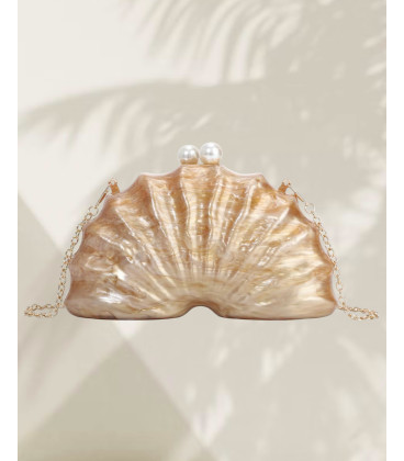 Acrylic shell-shaped bag with pearl closure