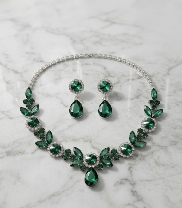 Emerald Necklace and Earrings Set.