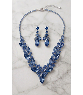 Luxurious Royal Crystal Necklace and Earrings Set..