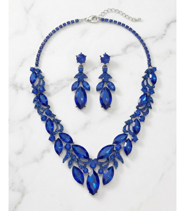 Conjunto de Collar y  Pendientes con Cristales Royal.