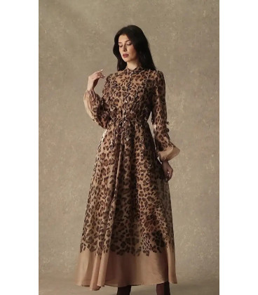 Vestido Largo con Estampado de Leopardo y Apliques de Hojas