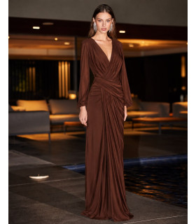 Vestido Largo Drapeado Manga Larga Café.
